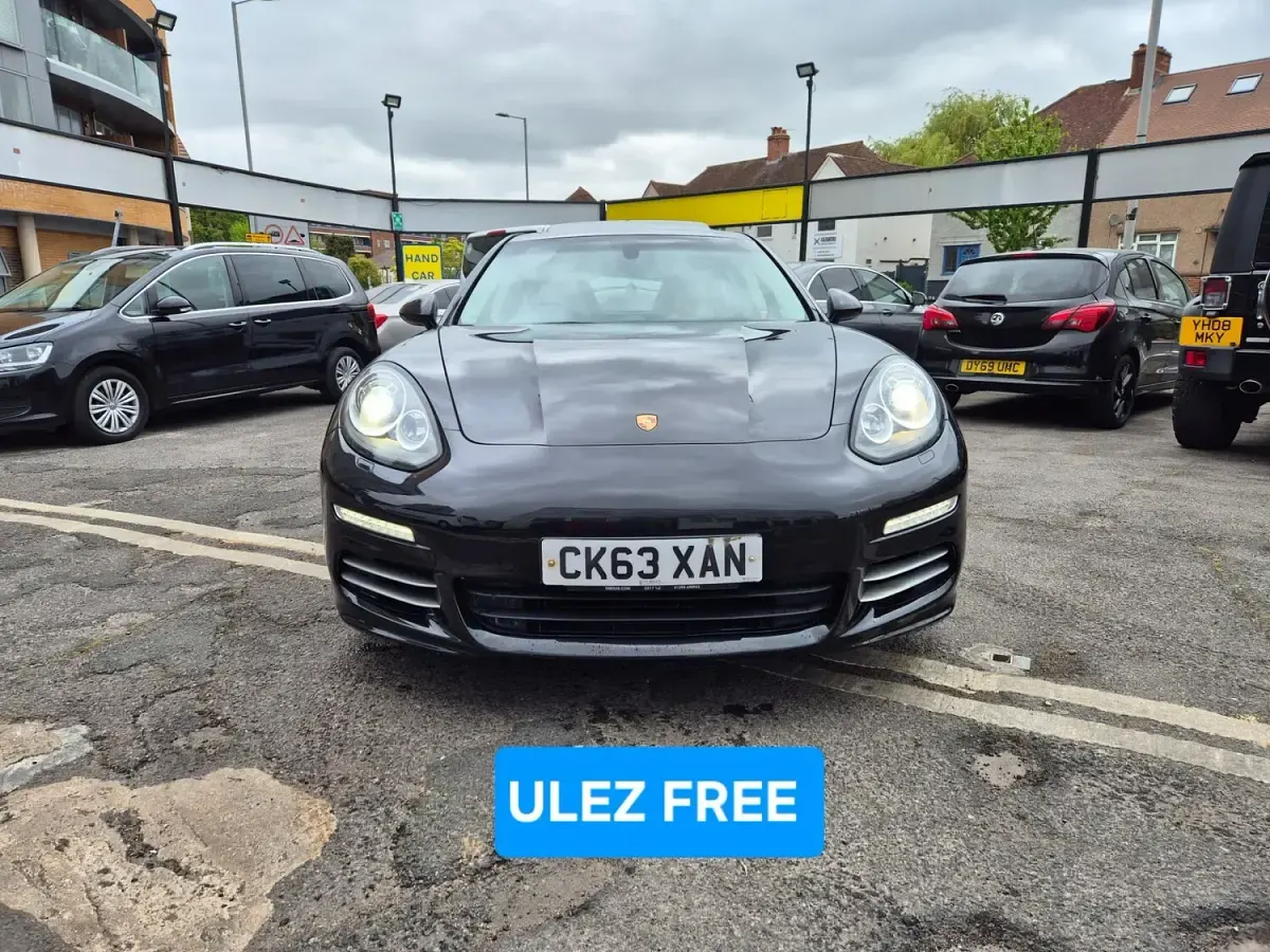 Used Porsche Panamera 420 HP (308 kW) 2014 Black Hatchback