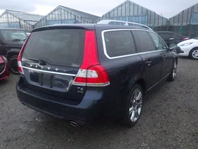 Used Volvo V70 SE Lux 300 HP (220 kW) 2013 Blue Estate