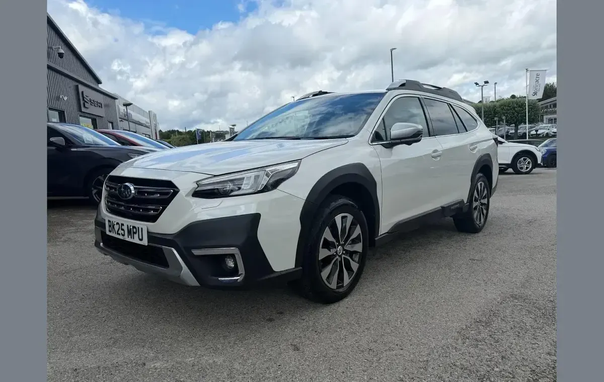 Used Subaru Outback 180 HP (132 kW) 2025 White Estate
