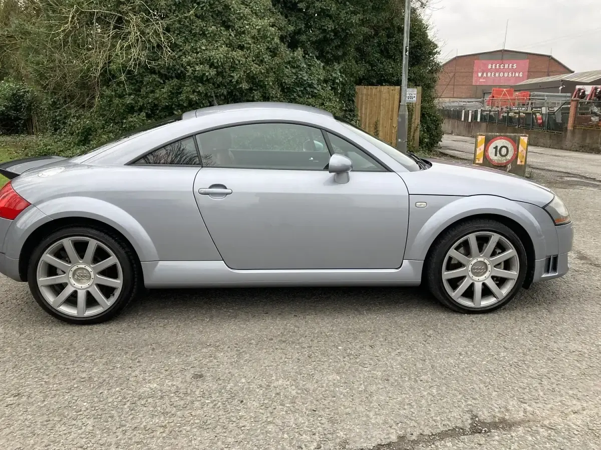 Used Audi TT 250 HP (183 kW) 2005 Silver Coupe