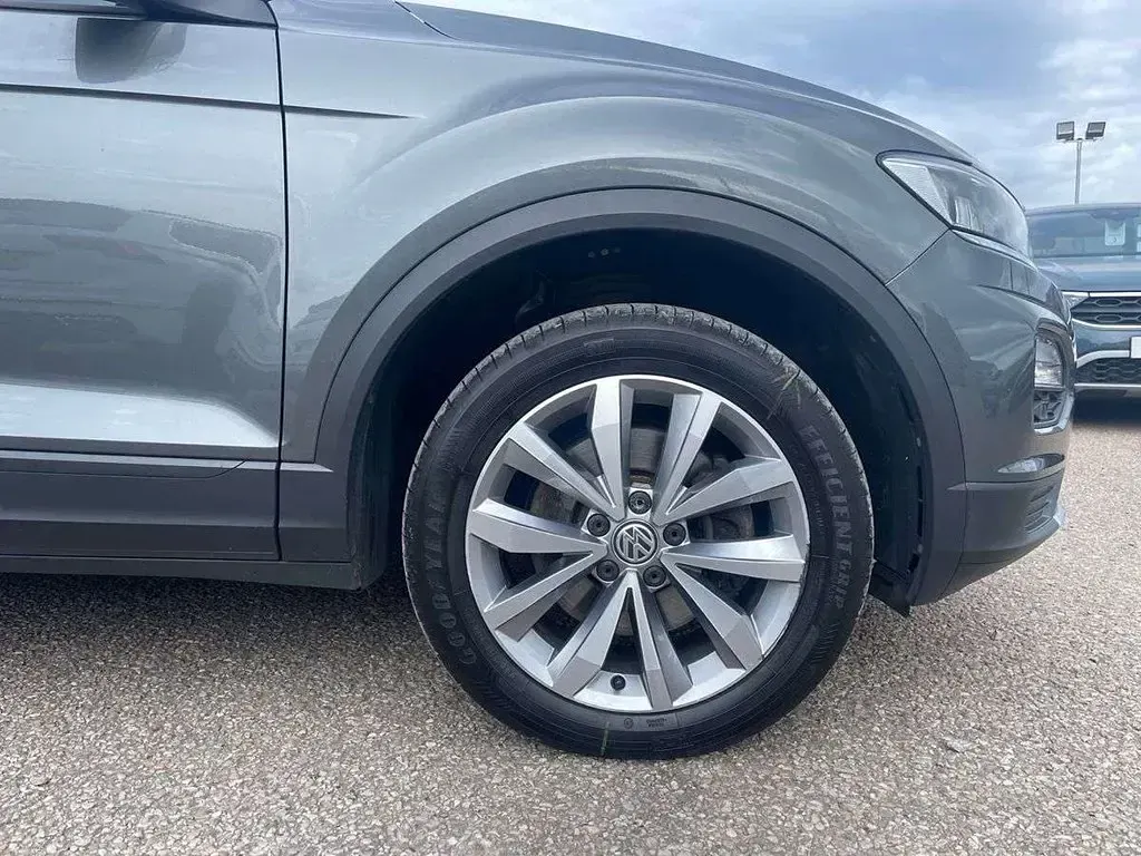 Używany VW T-Roc SE 150 KM (110 kW) 2018 Szary SUV
