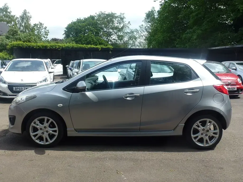 Used Mazda 2 86 HP (63 kW) 2010 Silver Hatchback