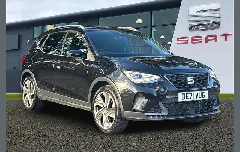 Midnight black Used 2021 Seat Arona FR Sport SUV | £15,895 (Fair price) - Image 1/4