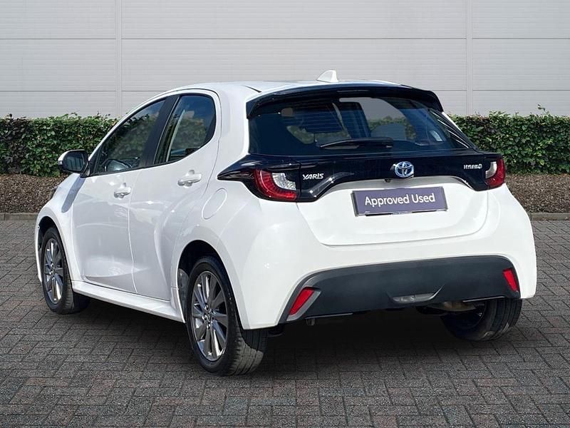 Used Toyota Yaris Hybrid 2023 White Hatchback