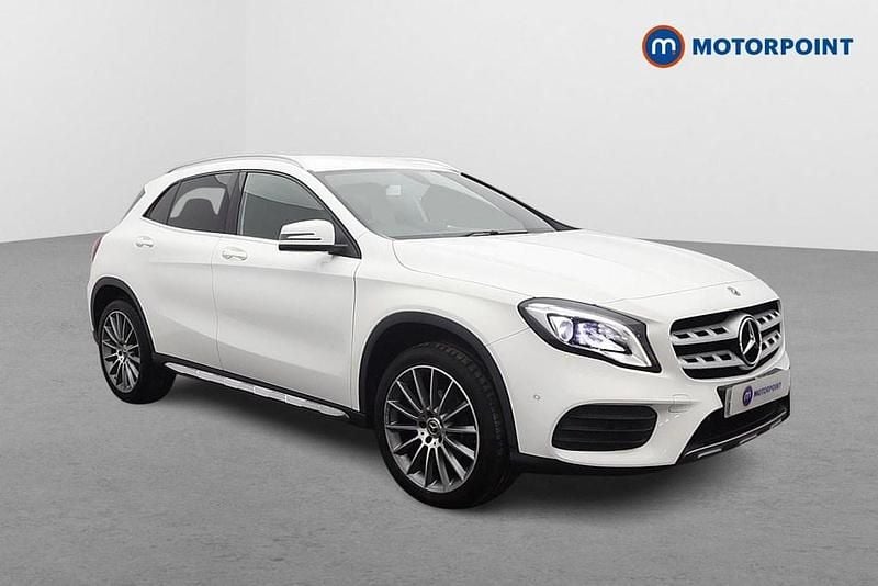 Usado Mercedes GLA180 AMG line 122 HP (89 kW) 2019 SUV