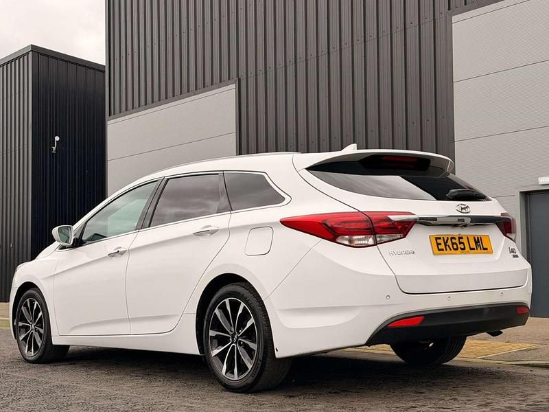Used Hyundai i40 SE 141 HP (103 kW) 2015 White Estate