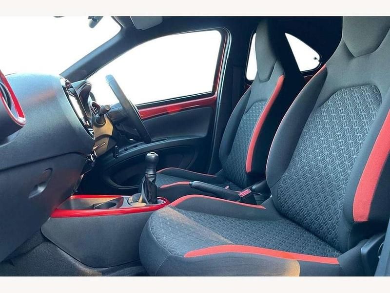 Used Toyota Aygo X 72 HP (52 kW) 2022 Red SUV