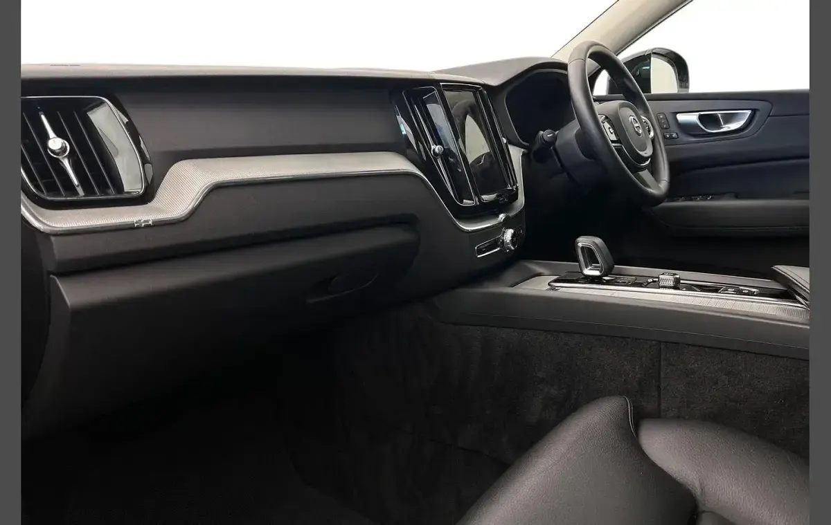 Used Volvo XC60 Plus 345 HP (253 kW) 2023 Blue SUV