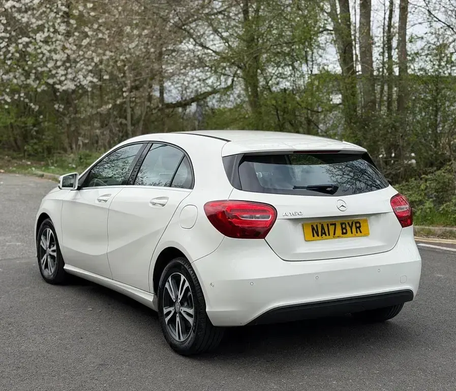 Begagnad Mercedes A160 Executive 2017 Vit Halvkombi