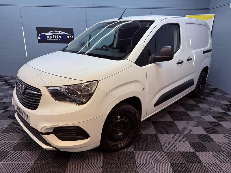 White Used 2019 Vauxhall Combo Sportive MPV | £5,995 (Fair price) - Image 1/4