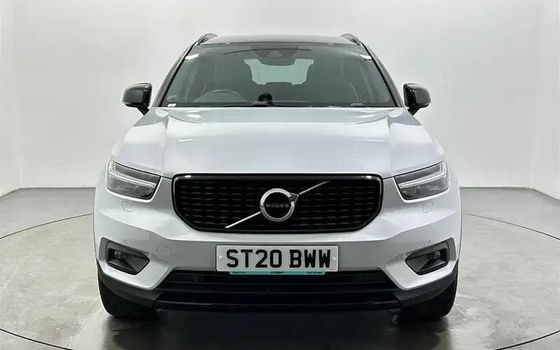 Used Volvo XC40 R-Design 190 HP (139 kW) 2020 Silver SUV