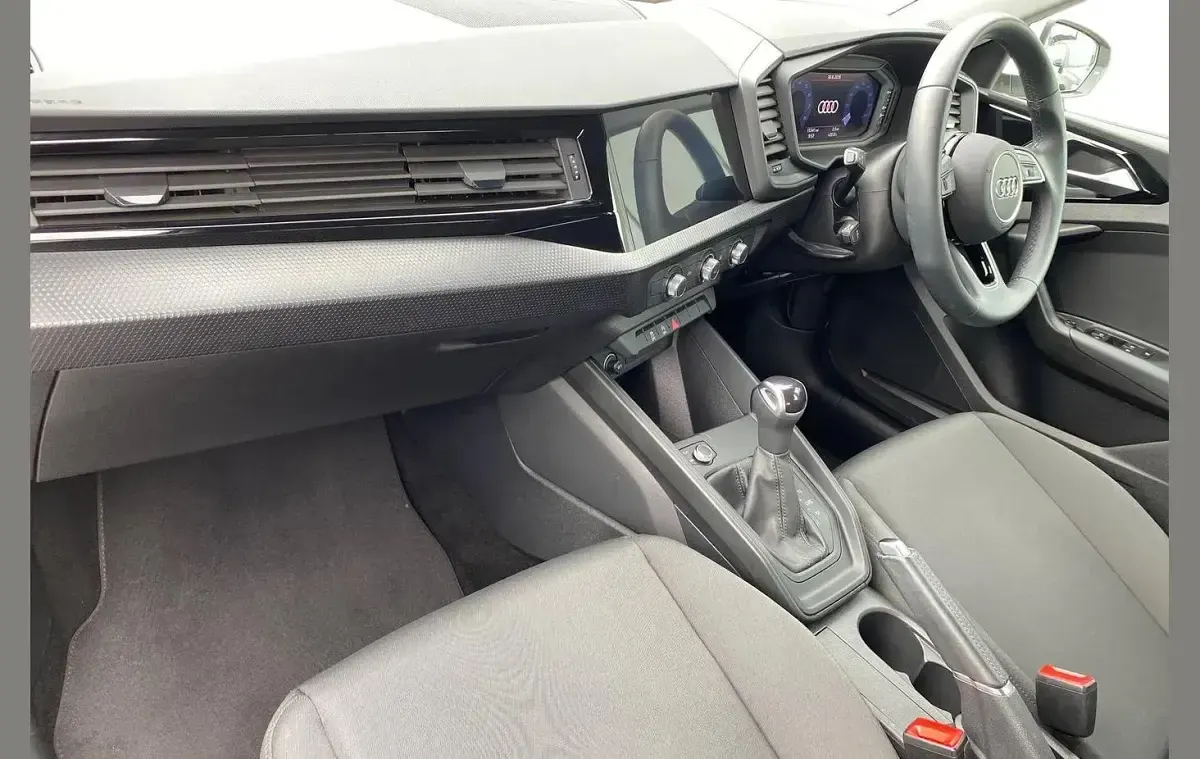 Used Audi A1 Design 108 HP (79 kW) 2023 White Hatchback