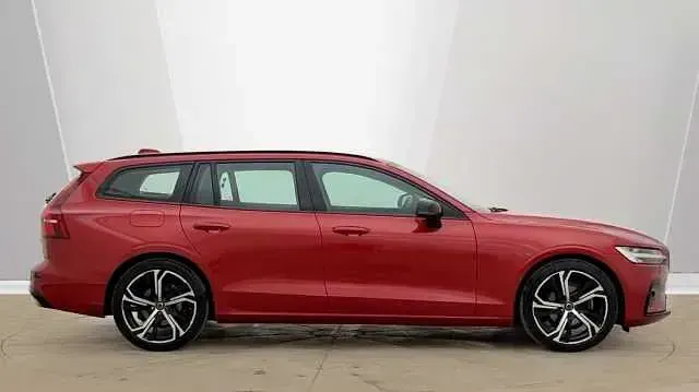 Usado Volvo V60 Plus 194 HP (142 kW) 2025 Azul Carrinha