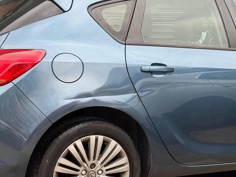 Used Vauxhall Astra 2014 Blue Hatchback