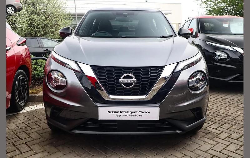 Used Nissan Juke N-Connecta 112 HP (82 kW) 2023 Grey SUV