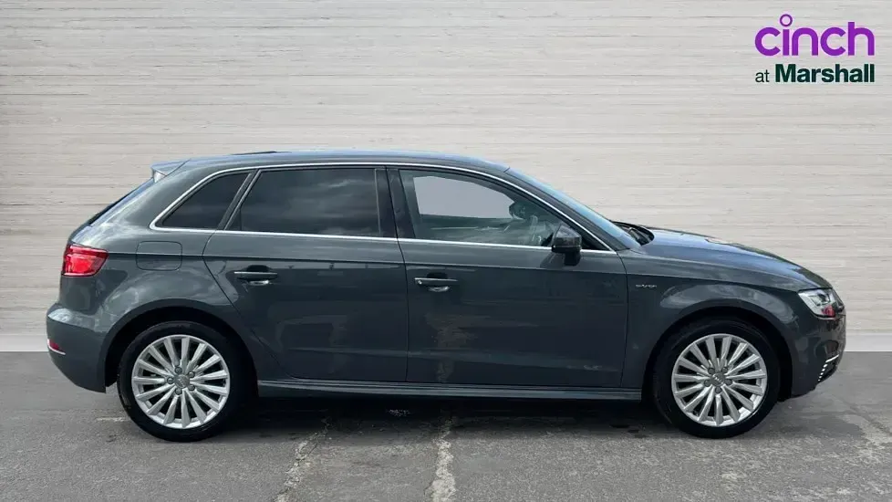 Used Audi A3 e-tron Advanced 150 HP (110 kW) 2018 Grey Hatchback
