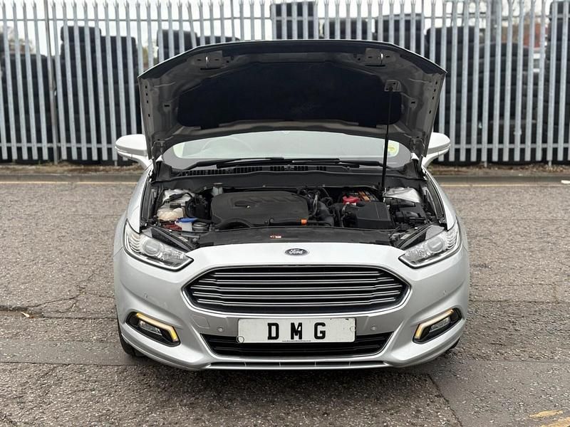 Begagnad Ford Mondeo Titanium 2017 Silver Kombi