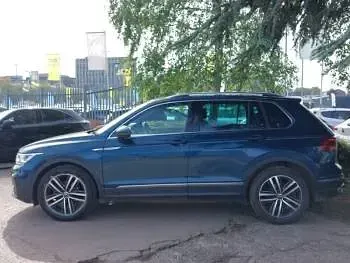 Usado VW Tiguan Elegance 150 CV (110 kW) 2023 Azul SUV