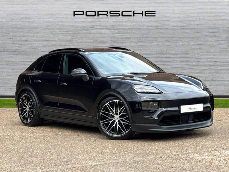 Jet black metallic New 2025 Porsche Macan 4 Electric SUV | £74,750 - Image 1/4