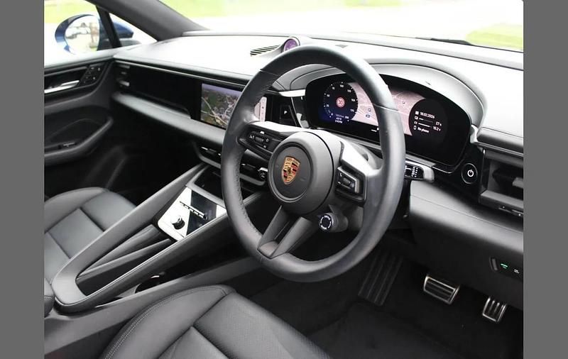 Used Porsche Macan 380 kW (517 HP) 2025 Blue SUV