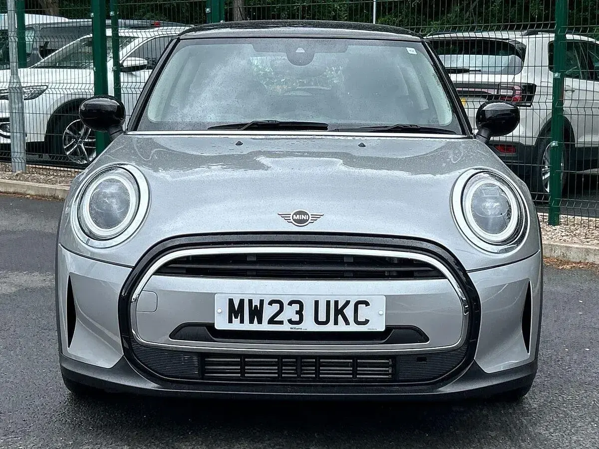 Used Mini Cooper Classic 136 HP (100 kW) 2023 Silver Hatchback