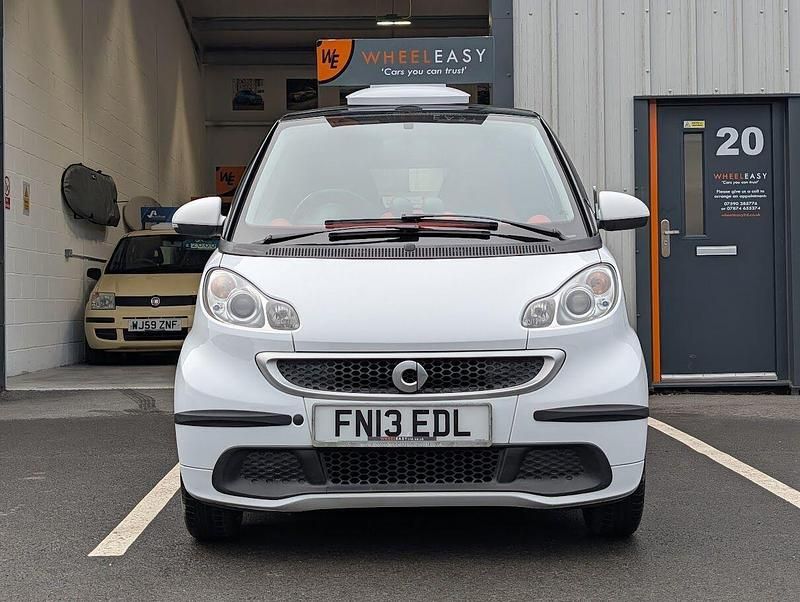 Used Smart ForTwo Cabrio Passion 71 HP (52 kW) 2013 White Cabriolet
