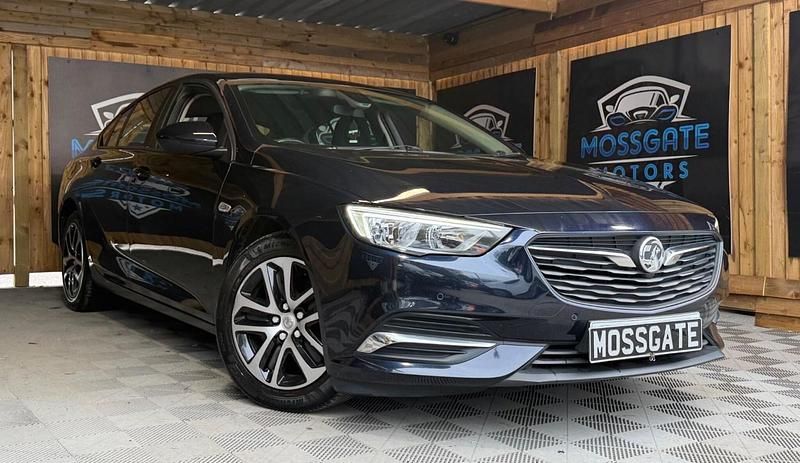 Used Vauxhall Insignia Design Edition 110 HP (80 kW) 2020 Blue Hatchback