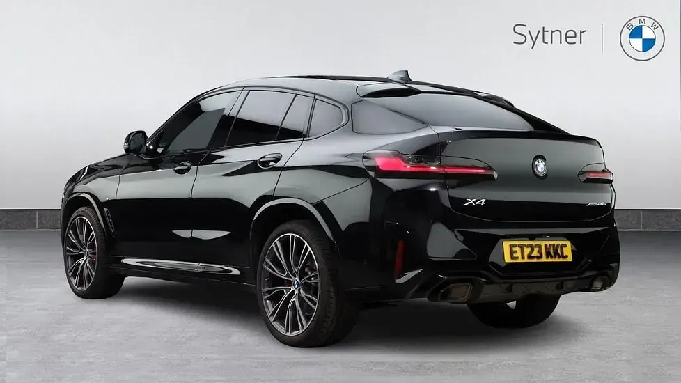 Used BMW X4 M Sport 190 HP (139 kW) 2023 Black sapphire SUV