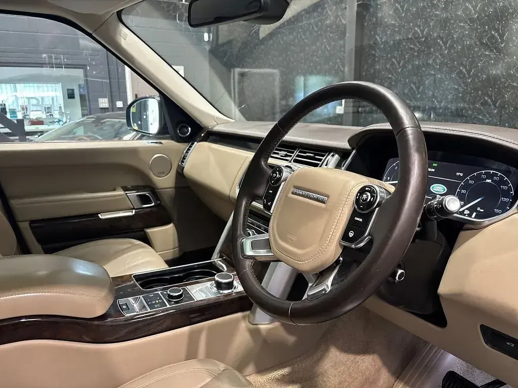 Used Land Rover Range Rover Vogue 339 HP (249 kW) 2015 Green SUV