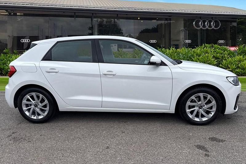Used Audi A1 Sport 116 HP (85 kW) 2024 White SUV