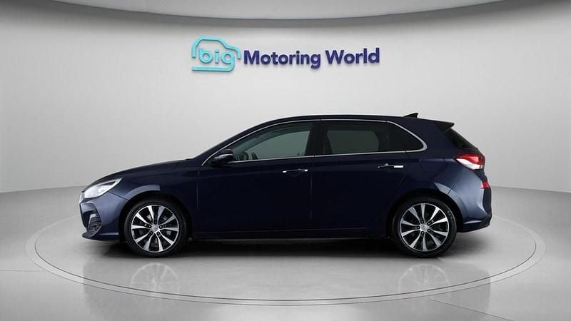 Used Hyundai i30 Premium SE 140 HP (102 kW) 2019 Blue Hatchback