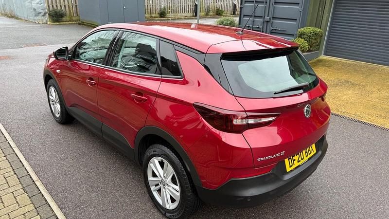 Used Vauxhall Grandland X S 130 HP (95 kW) 2020 Red SUV