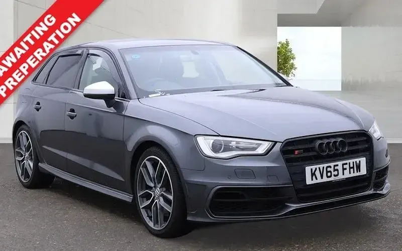 Used Audi S3 Sportback Comfort 300 HP (220 kW) 2015 Hatchback
