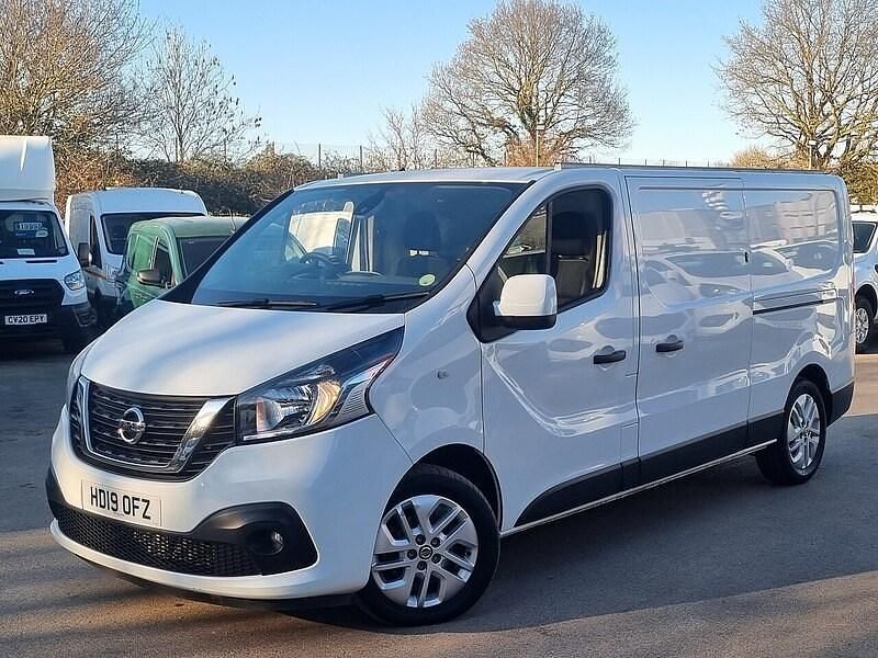 Used Nissan NV300 Tekna 125 HP (91 kW) 2019 White Van