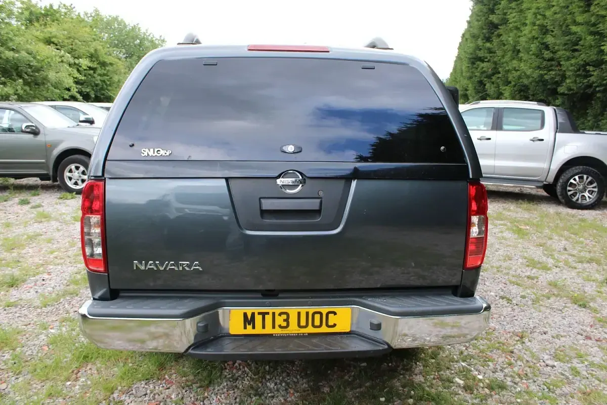 Used Nissan Navara Tekna 2013 Grey Pickup