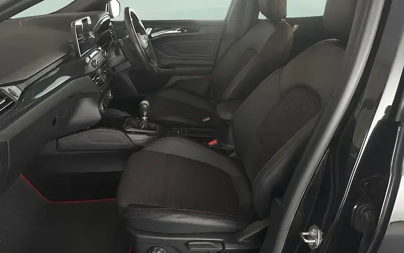 Used Ford Focus ST-Line X 120 HP (88 kW) 2021 Black Hatchback