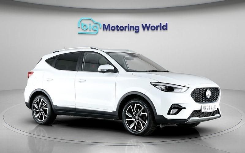 Used MG ZS Exclusive 111 HP (81 kW) 2024 White Hatchback