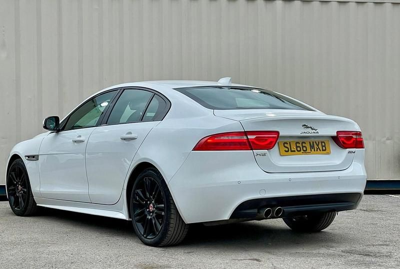 Used Jaguar XE R-Sport 180 HP (132 kW) 2016 White Sedan