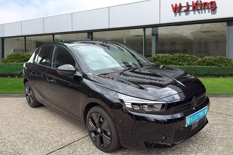 Carbon black Used 2024 Vauxhall Corsa-e Ultimate Hatchback | £17,135 (Expensive) - Image 1/3