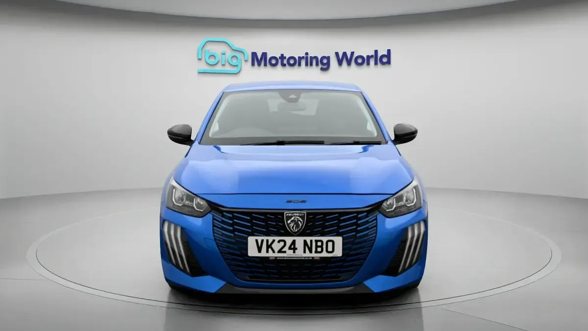 Used Peugeot 208 Allure 100 HP (73 kW) 2024 Blue Hatchback