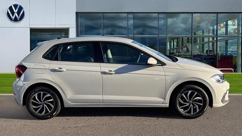 Uusi VW Polo Life 95 HP (69 kW) 2025 Harmaa Viistoperä