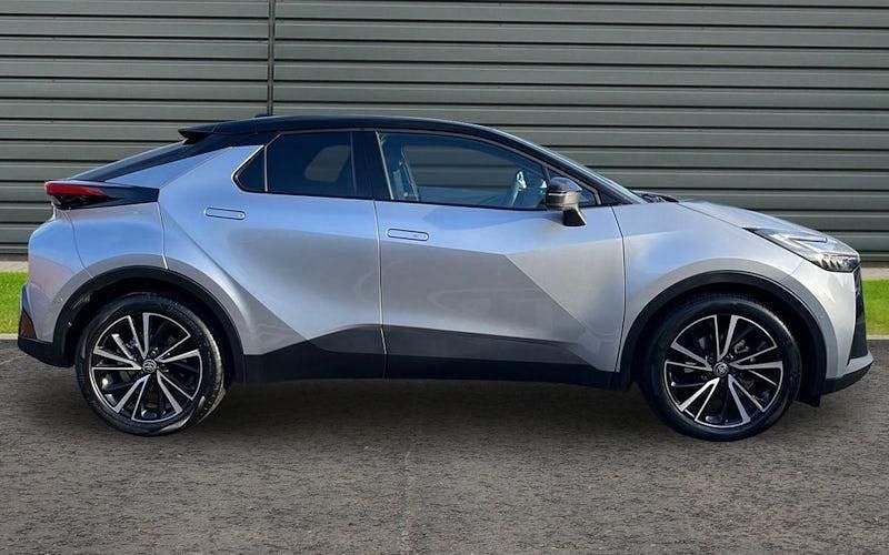 Used Toyota C-HR 140 HP (102 kW) 2025 Silver SUV