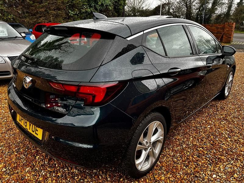 Used Vauxhall Astra SRi 150 HP (110 kW) 2018 Green Hatchback