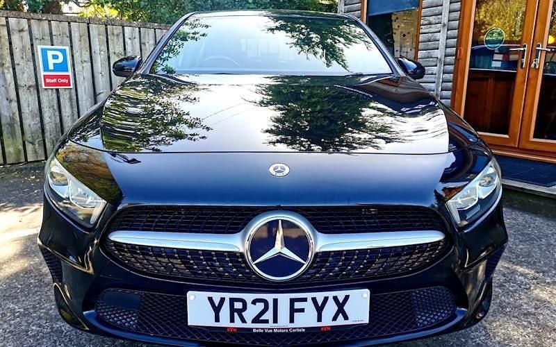 Begagnad Mercedes A200 150 HK (110 kW) 2021 Svart Halvkombi