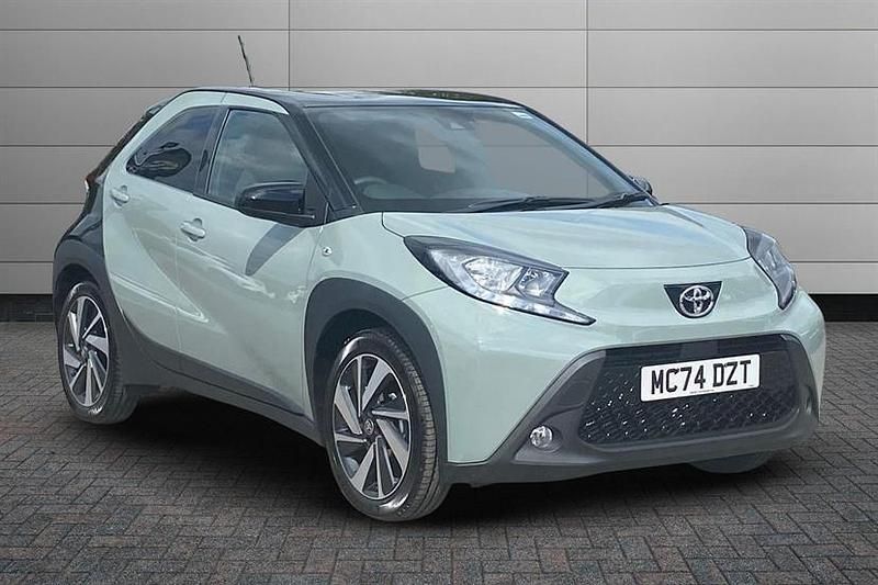 Persian salt with black Used 2025 Toyota Aygo X SUV | £15,295 - Image 1/3