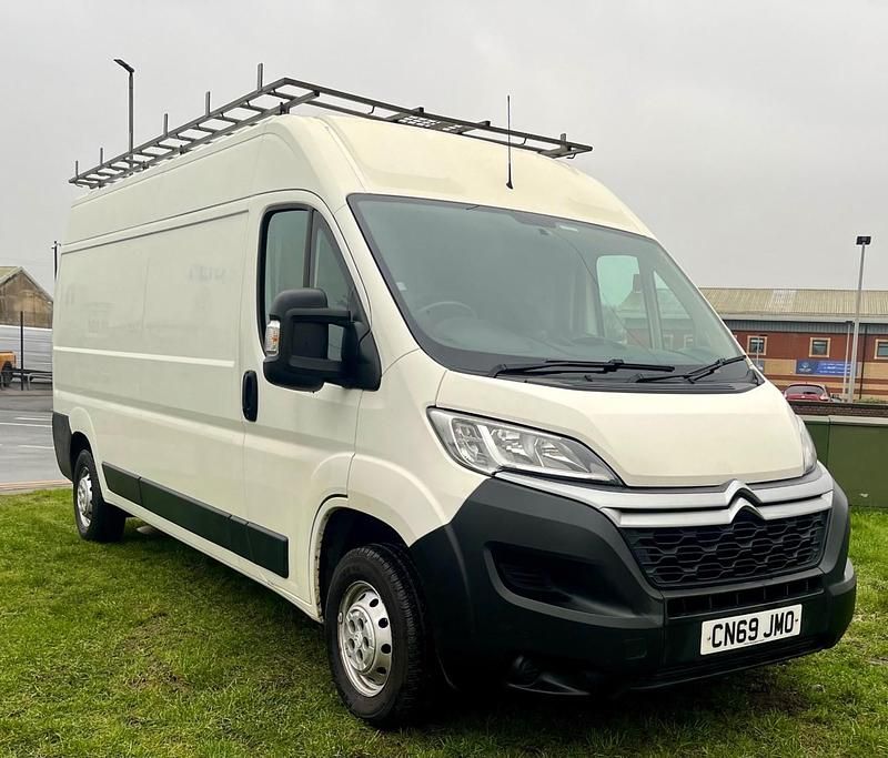 Used Citroën Relay 140 HP (102 kW) 2019 White Van