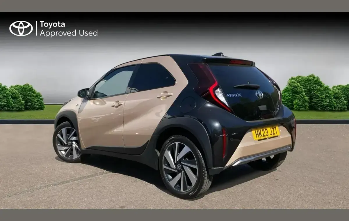 Used Toyota Aygo X 72 HP (52 kW) 2023 Beige SUV
