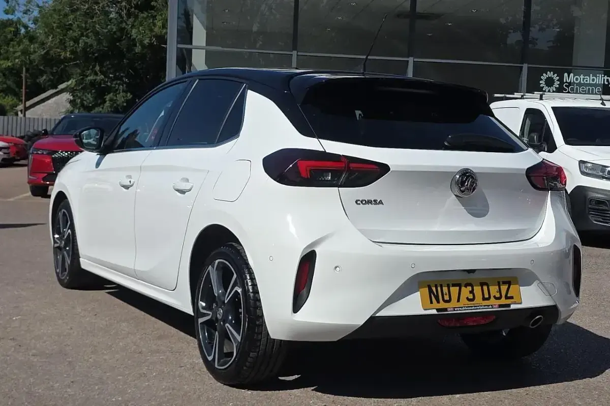 Used Vauxhall Corsa Ultimate 99 HP (72 kW) 2023 White Hatchback