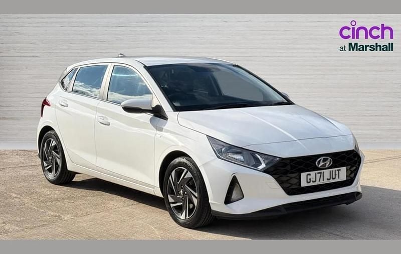 Used Hyundai i20 SE 100 HP (73 kW) 2021 White Hatchback