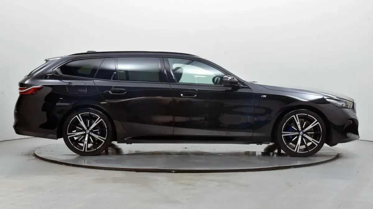 Used BMW 520 M Sport 205 HP (150 kW) 2025 Black Estate